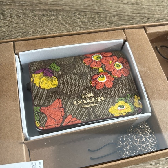 Coach Mini Wallet on a Chain Floral NWT - Picture 5 of 7